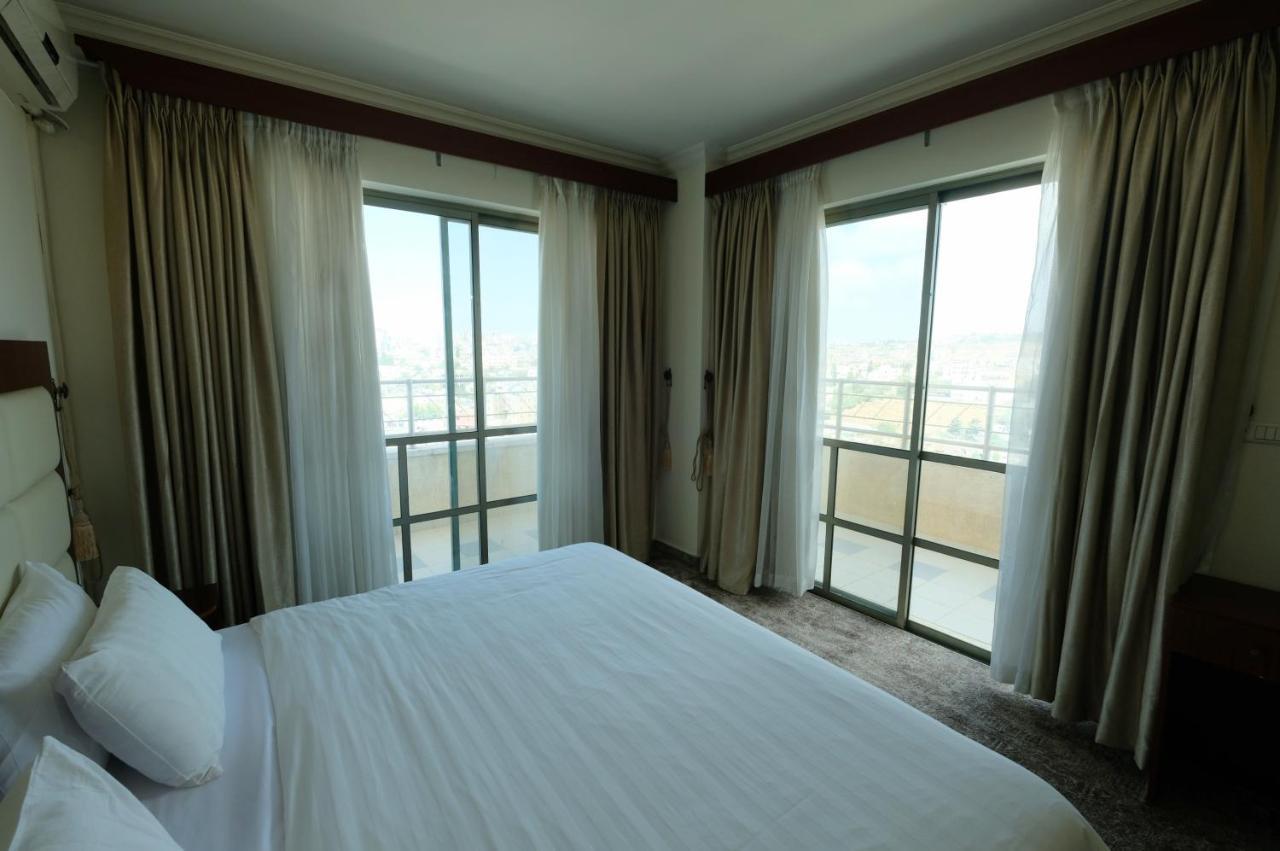 Red Crescent Guesthouse Рамалла Экстерьер фото