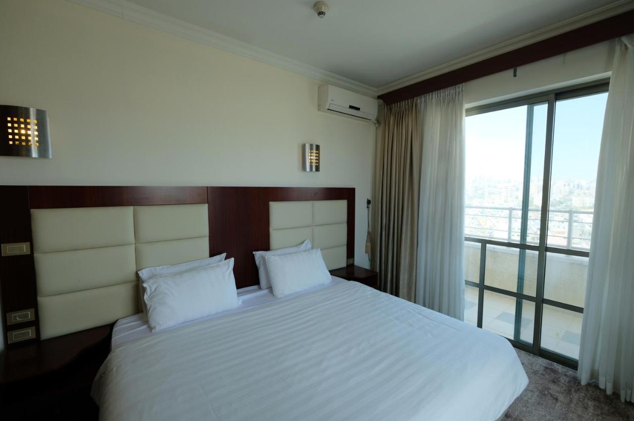 Red Crescent Guesthouse Рамалла Экстерьер фото